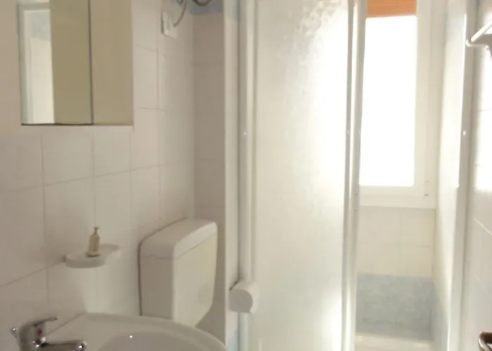 דירה Coastal With Terrace ביביונה